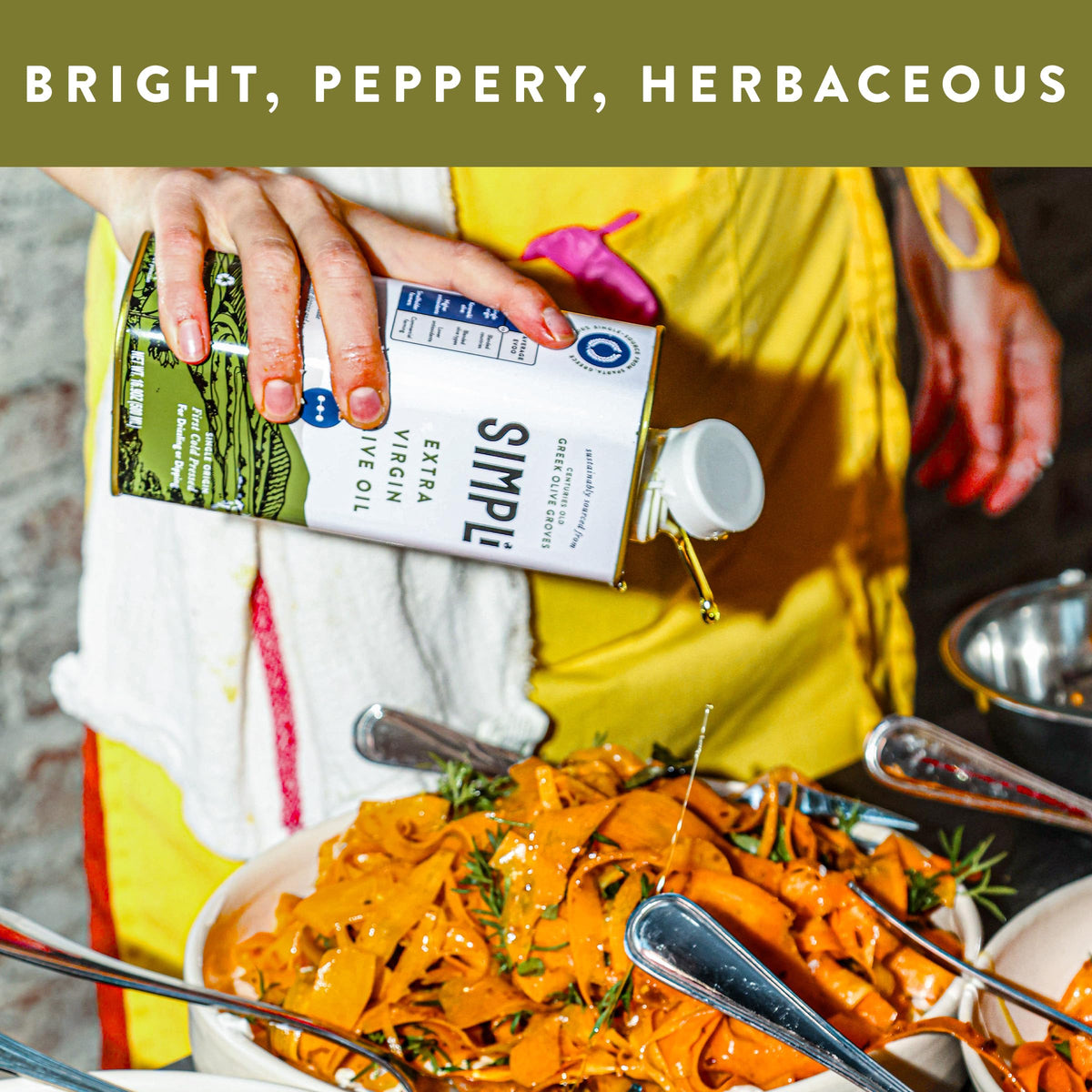 SIMPLi olive oil close-up reveals golden hue and purity.