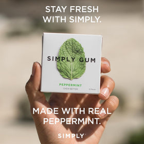 SIMPLY Gum aspartame-free label confirms absence of artificial sweeteners.