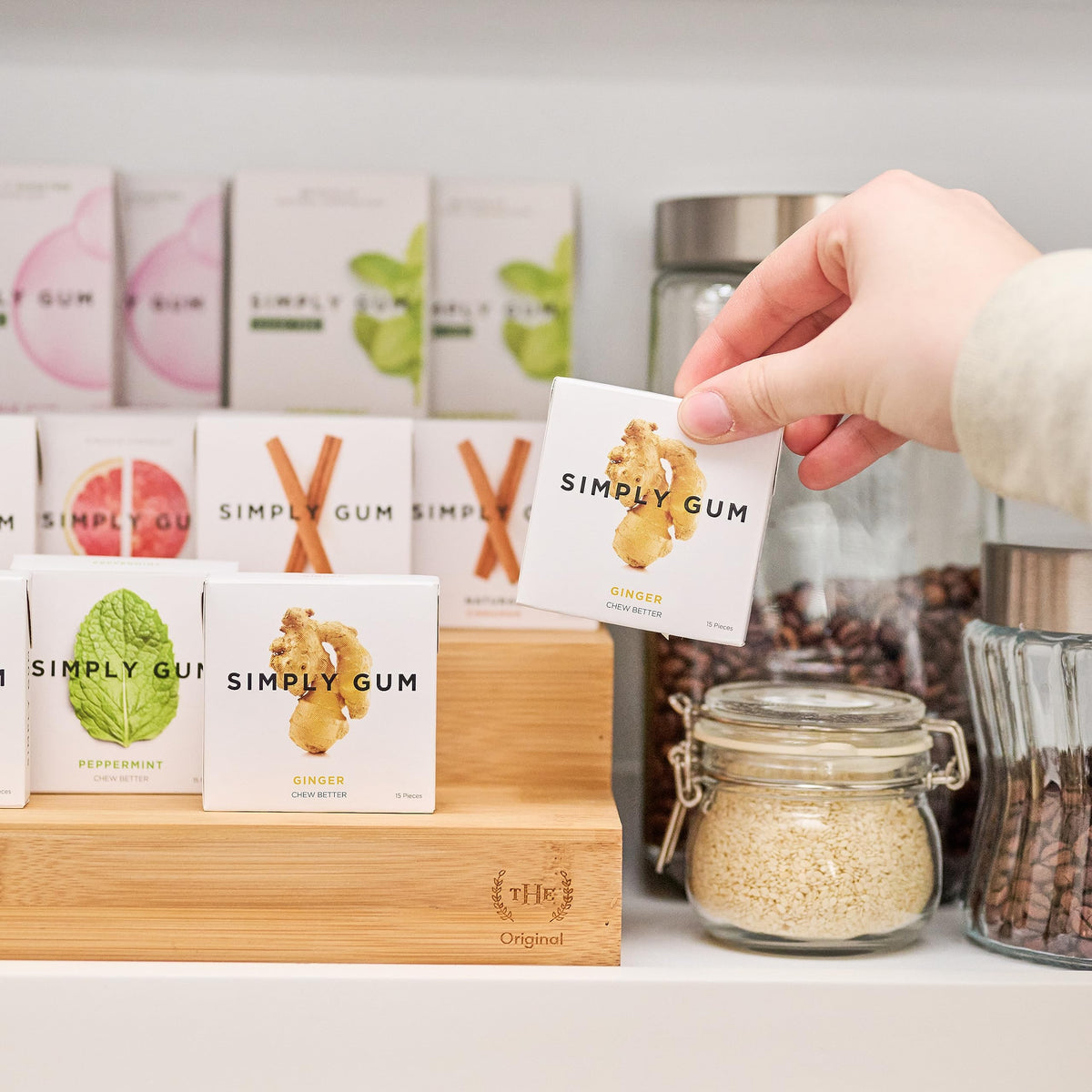 Ingredients panel of Simply Gum Ginger highlights plant-based oils for authentic flavor.