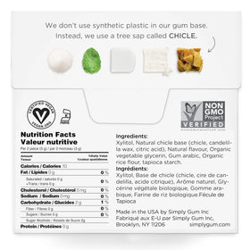 SIMPLY Gum peppermint closeup highlights natural chicle texture and clean flavor.
