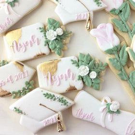 Simply Sucré wedding cake decorations roses for cake embellishment.