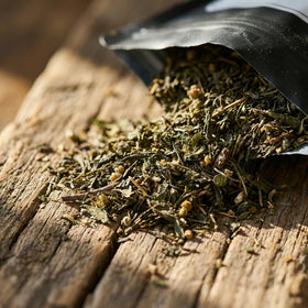 SIRDIKA Blood Detox Tea with cinnamon slices enhances warm brews.