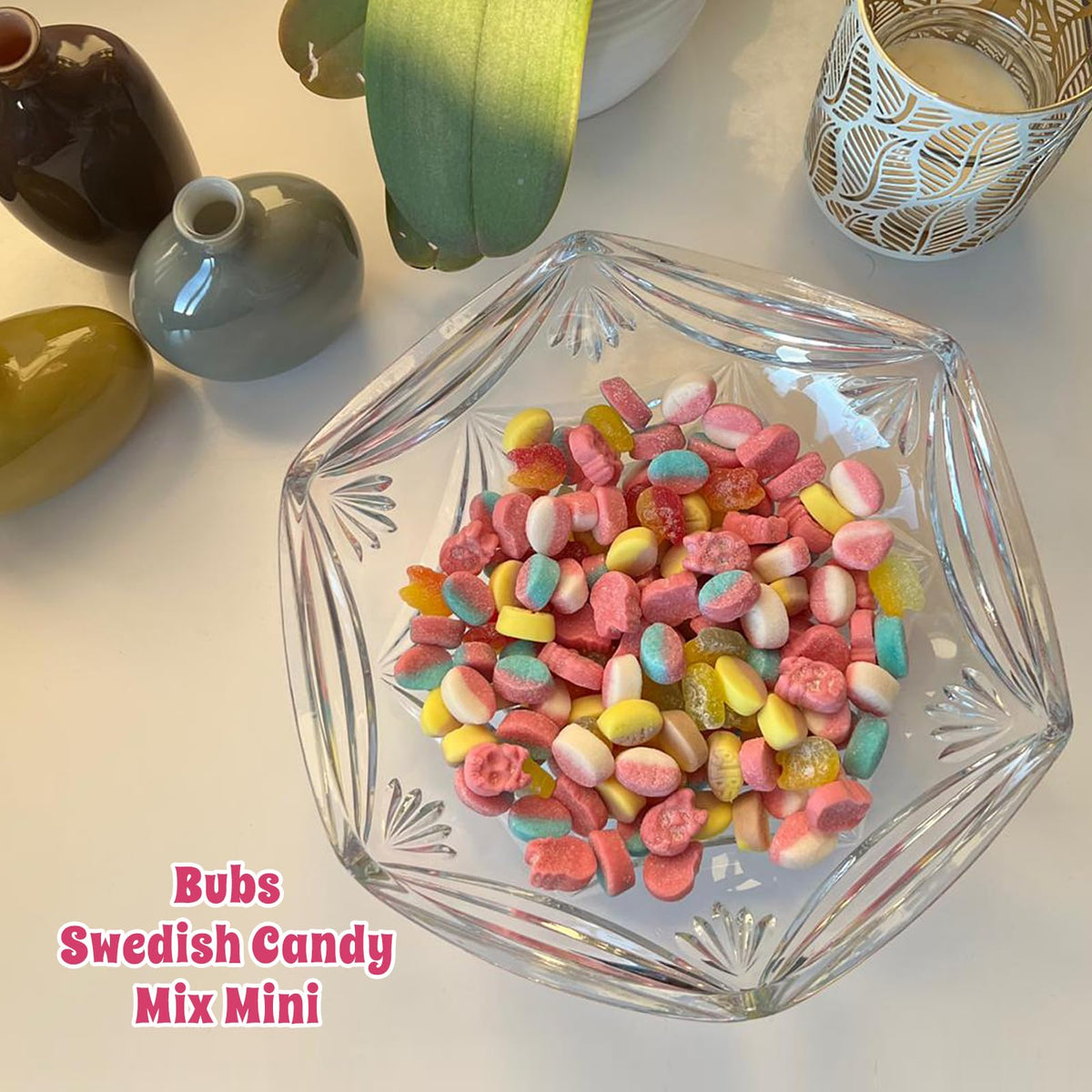 SkandyNova Bubs Mini strawberry-vanilla gummies—classic pairing for family time