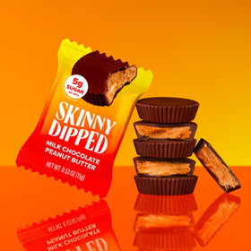 SKINNYDIPPED nutrition panel emphasizes low sugar and low net carbs.