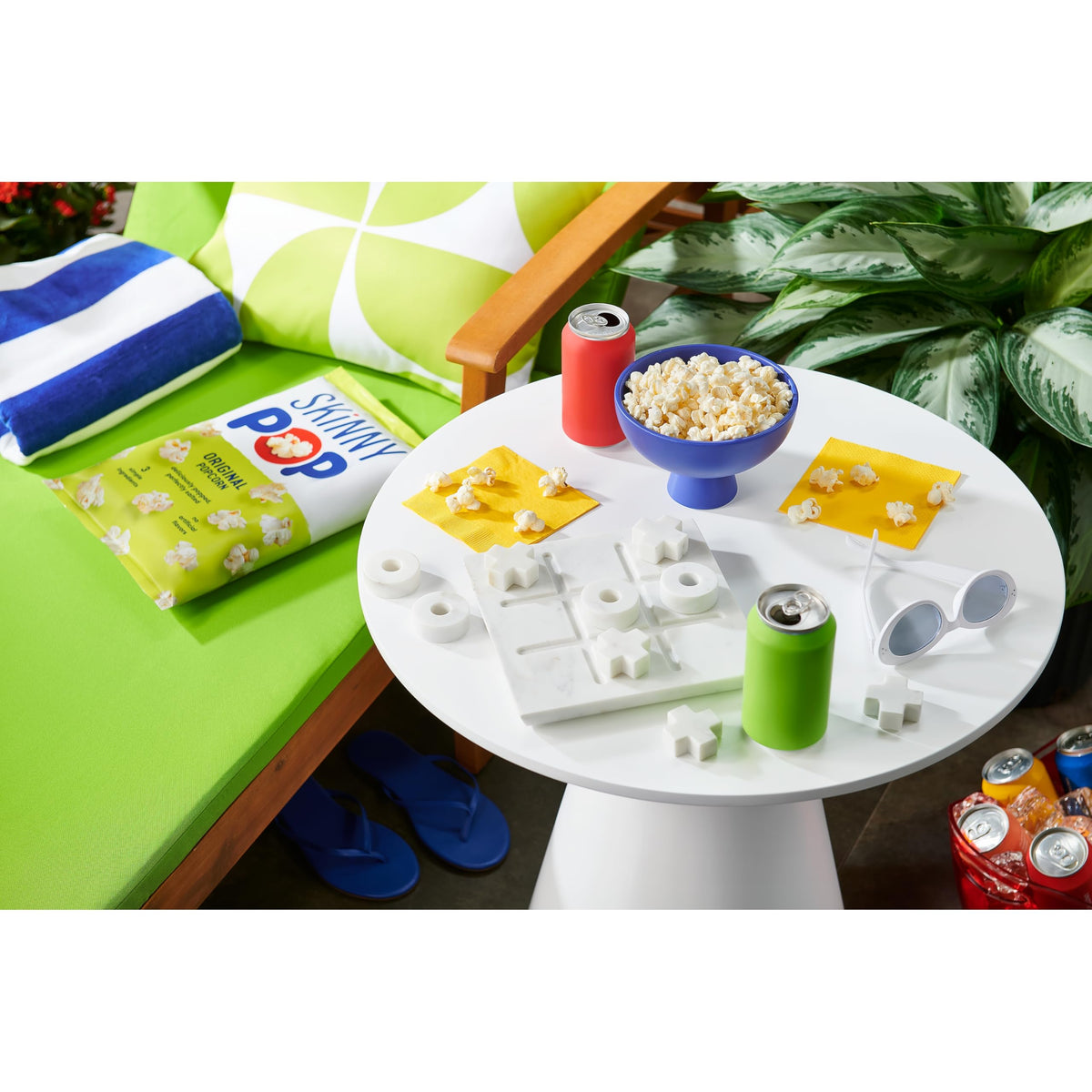 SkinnyPop movie-night snack bowl with light, crunchy popcorn