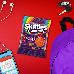 Skittles Gummies Fuego mango close-up: bright fruit flavor with a spicy twist.