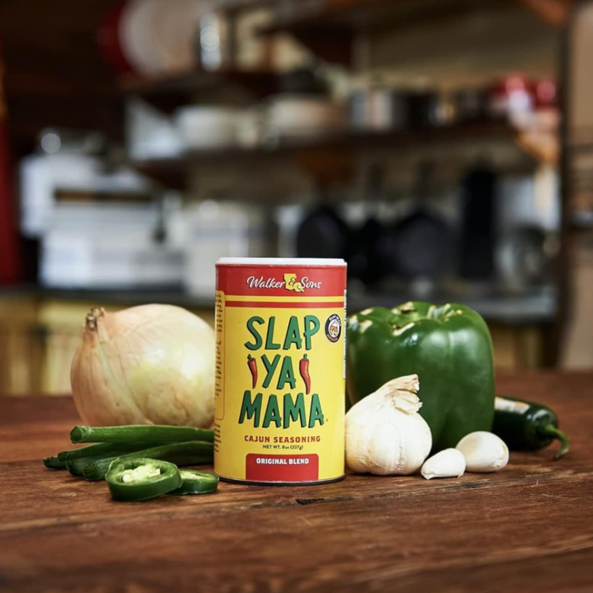 SLAP YA MAMA White Pepper Cajun seasoning pour adds subtle heat and depth.