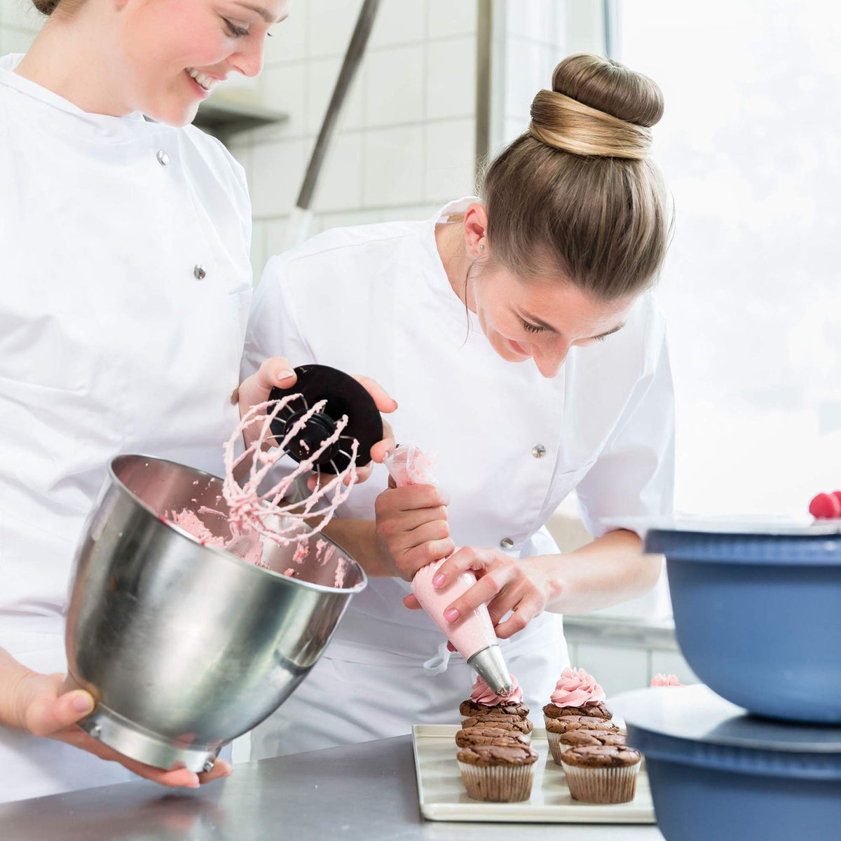 Smart138 Monk Zero in bowl highlights versatility for baking and drinks.