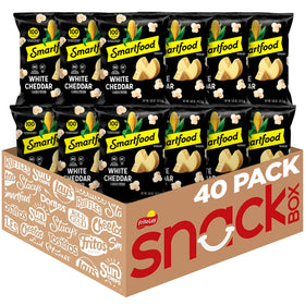 Smartfood White Cheddar popcorn bags front, convenient 0.625 oz portions for snack time