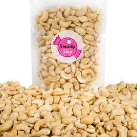Smarty Stop raw cashews closeup highlighting creamy texture and natural color.