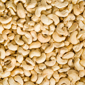 Smarty Stop raw cashews pack image showing bulk bag for easy snacking.