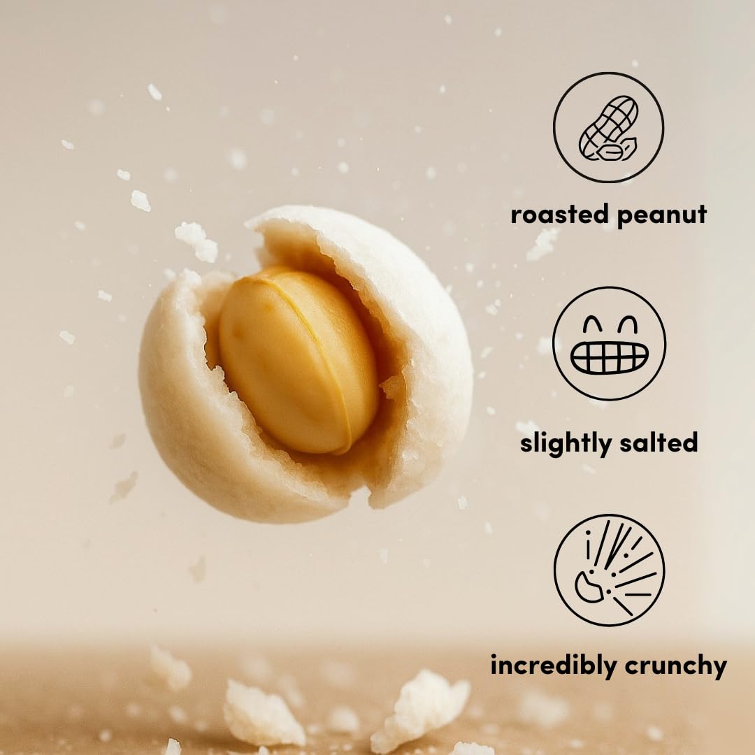 Smolbol Crunchy Peanuts with gluten-free cassava coating close-up.
