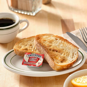 Smucker's traceability labels on each cup ensure clear product information.