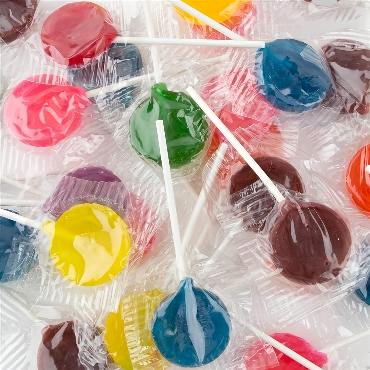 Snackadilly classic fruit lollipops on sticks, ideal for parties and classroom prizes