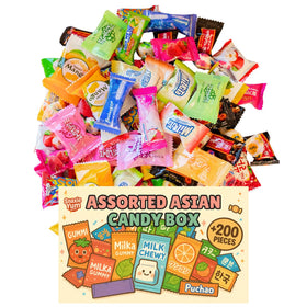 SNAXIE YUM Asian Candy Box front view shows a gift-ready assortment.