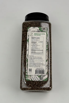 Soeos Organic Ground Black Pepper kitchen scene shows versatile seasoning for meats and vegetables