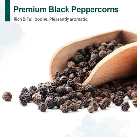 Soeos spice set packaging showcasing pink salt and peppercorns.