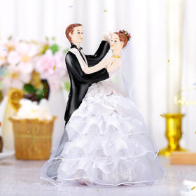 Sotiff cake topper doubles as a centerpiece decor option