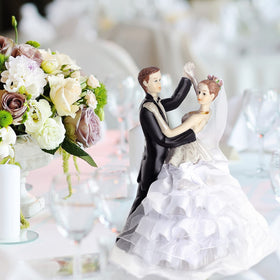 Sotiff resin keepsake topper ideal as a gift for newlyweds