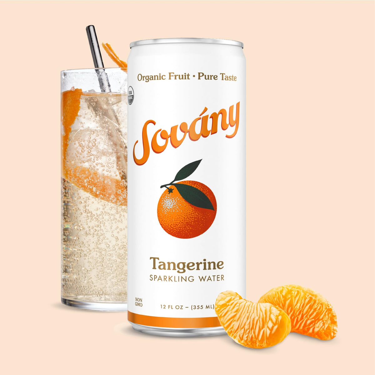 Sovány Tangerine can in a cool setup, highlighting organic, low-calorie refreshment.
