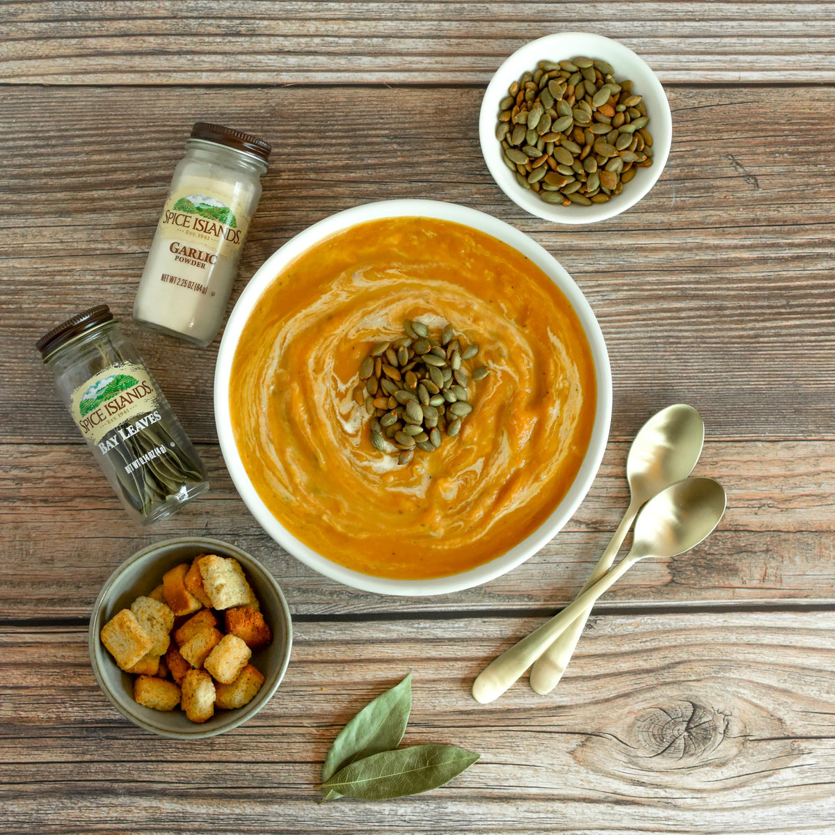 Spice Islands bay leaf slow-release flavor ideal for long-simmer recipes.