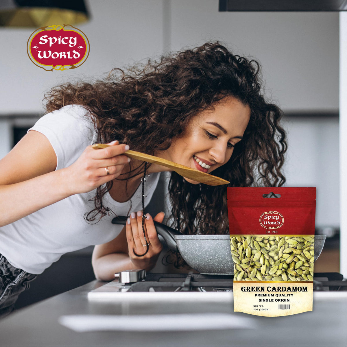 Baking-ready spice with cardamom pods for desserts and pastries.