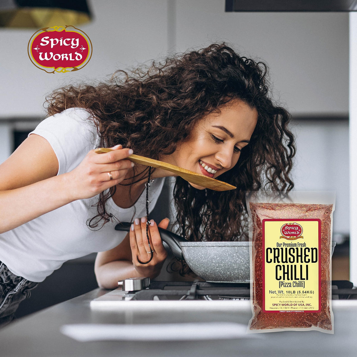 Spicy World bulk flakes season pasta with a bold kick of heat