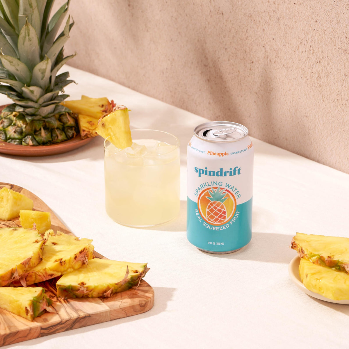 Spindrift Pineapple can back view listing gluten-free and kosher quality