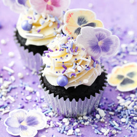 Sprinkle Pop packaging 4oz display demonstrates convenient size for home bakers.