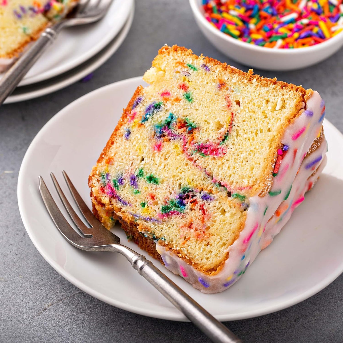 Starnest Rainbow Sprinkles used in bakery decorating and party desserts.