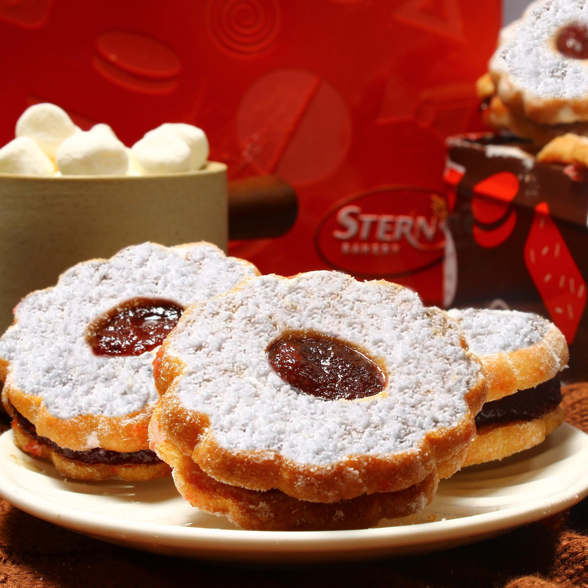 Stern's Bakery Linzer cookies gift tin – elegant packaging for corporate gifts.