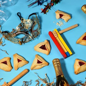 Stern’s Bakery kosher-certified cookies are suitable for kosher kitchens and events.