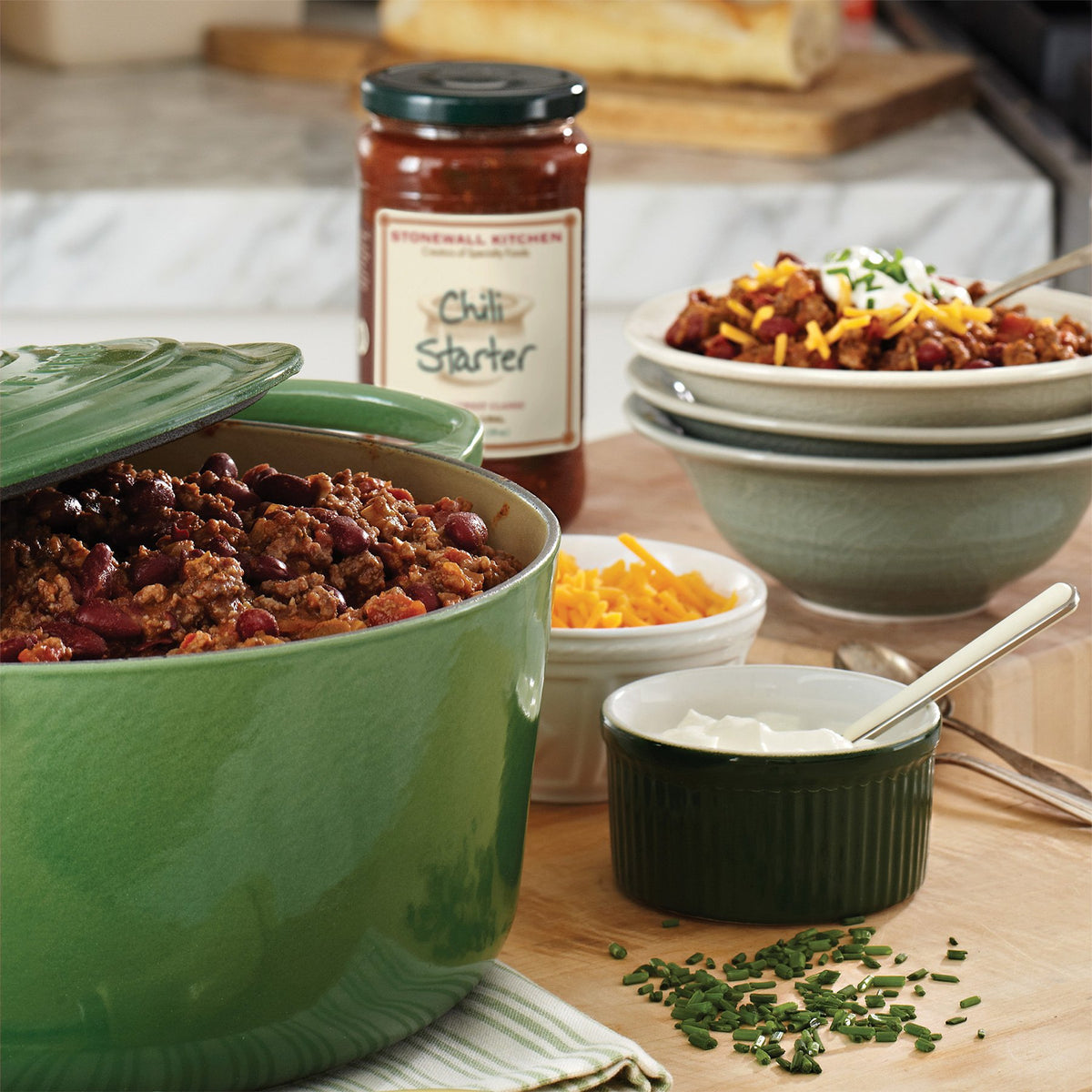 Stonewall Kitchen Chili Starter label closeup highlights spices for tasty meals.