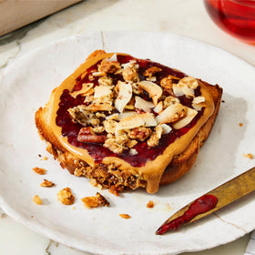 Struesli crispy crumbly texture with natural sweetness from tiger nuts.