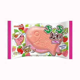 Sugimura-ya pukupuku-tai cross-section shows creamy strawberry-chocolate filling, great for sharing.