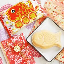 Serving tray of ten showcases value and easy hosting or gifting.