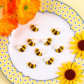 Sujoygar Easy-to-use bee decorations with tweezers for beginners.