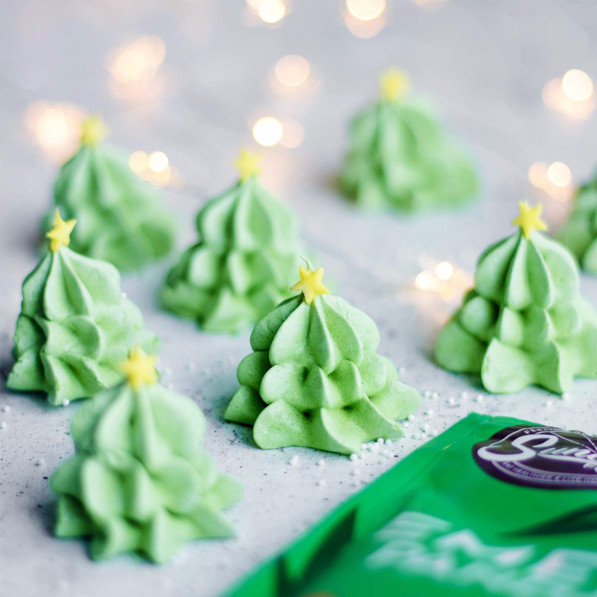 Suncore Foods Emerald Pandan Leaf Powder dusted over dessert for a vibrant tint