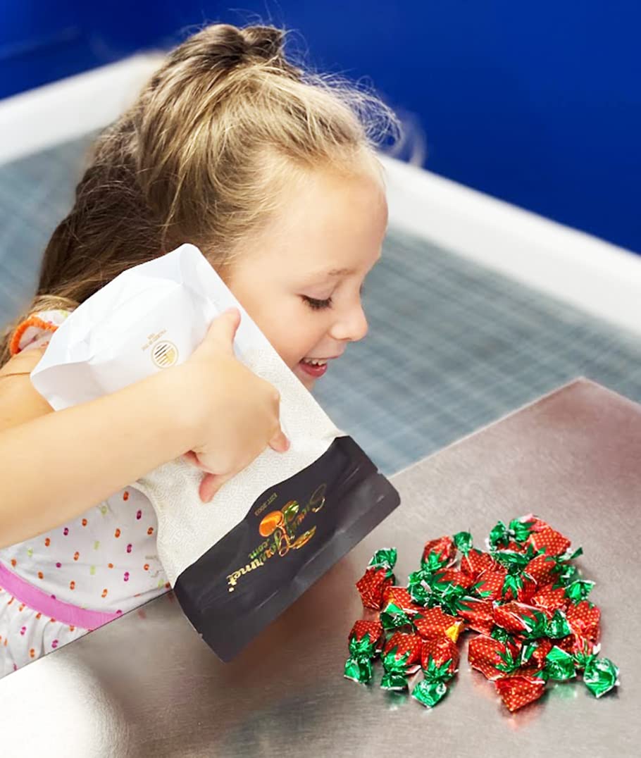 SweetGourmet Arcor bon bons in resealable pouch, ready for freshness and on-the-go snacking.