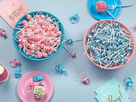 SWIRLEEY candy buffet display enhances pink and white color-coordinated setups