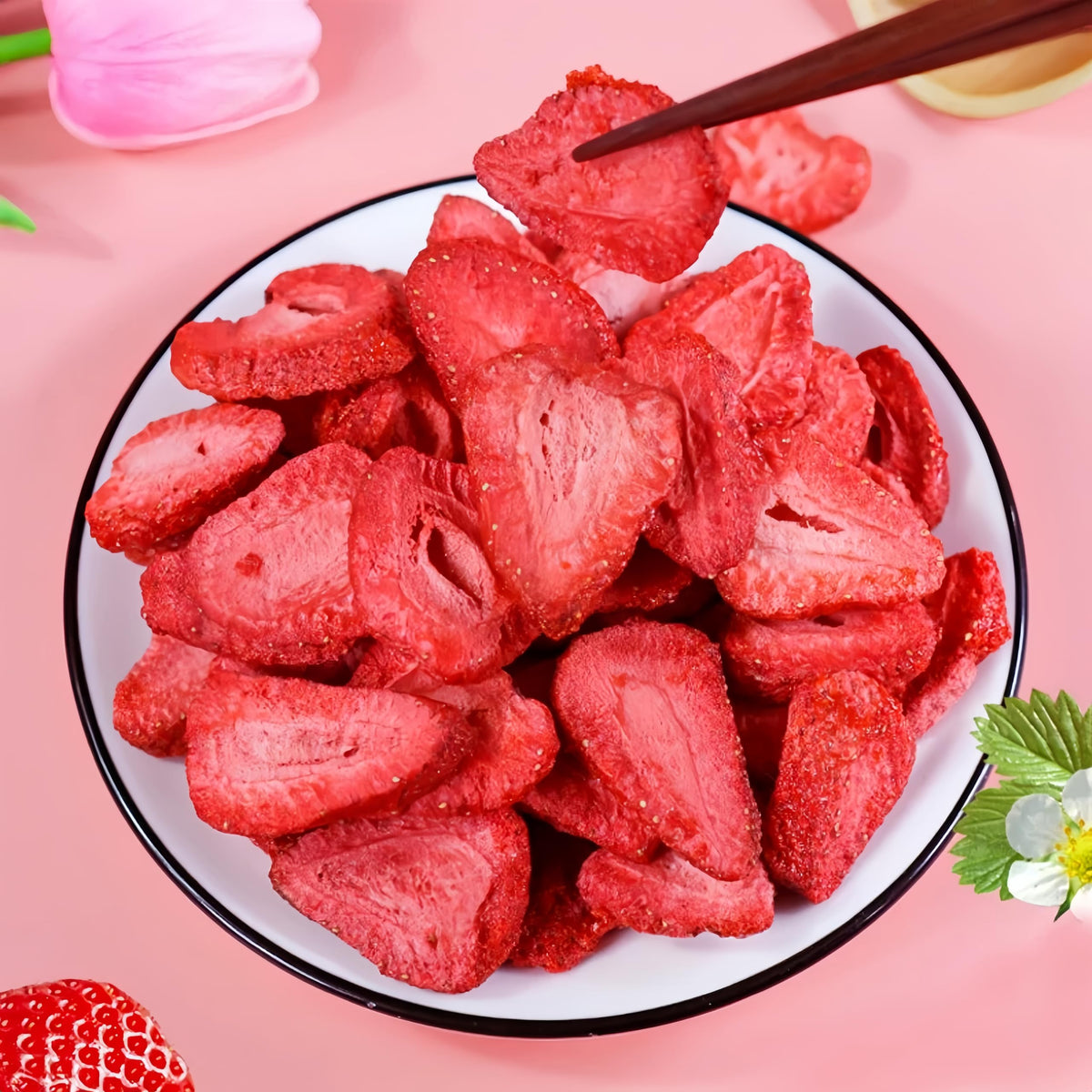 SYZJMWDY freeze-dried strawberries boost baking with natural sweetness and texture.