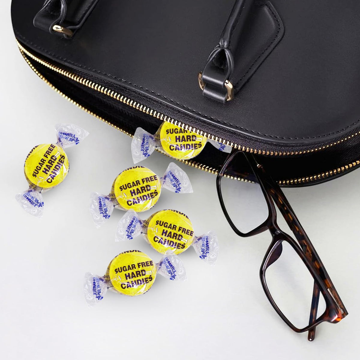 Taboom sugar-free lemon candy discs for quick, refreshing breaks.