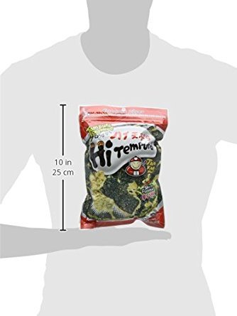 Close-up of Tao Kae Noi Hi Tempura seaweed crisps with spicy flavor.
