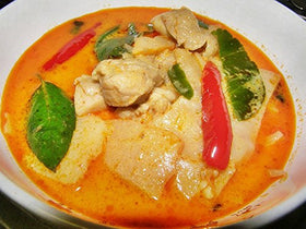 TastePadThai curry paste set packaging showcases three flavors for versatile cooking.