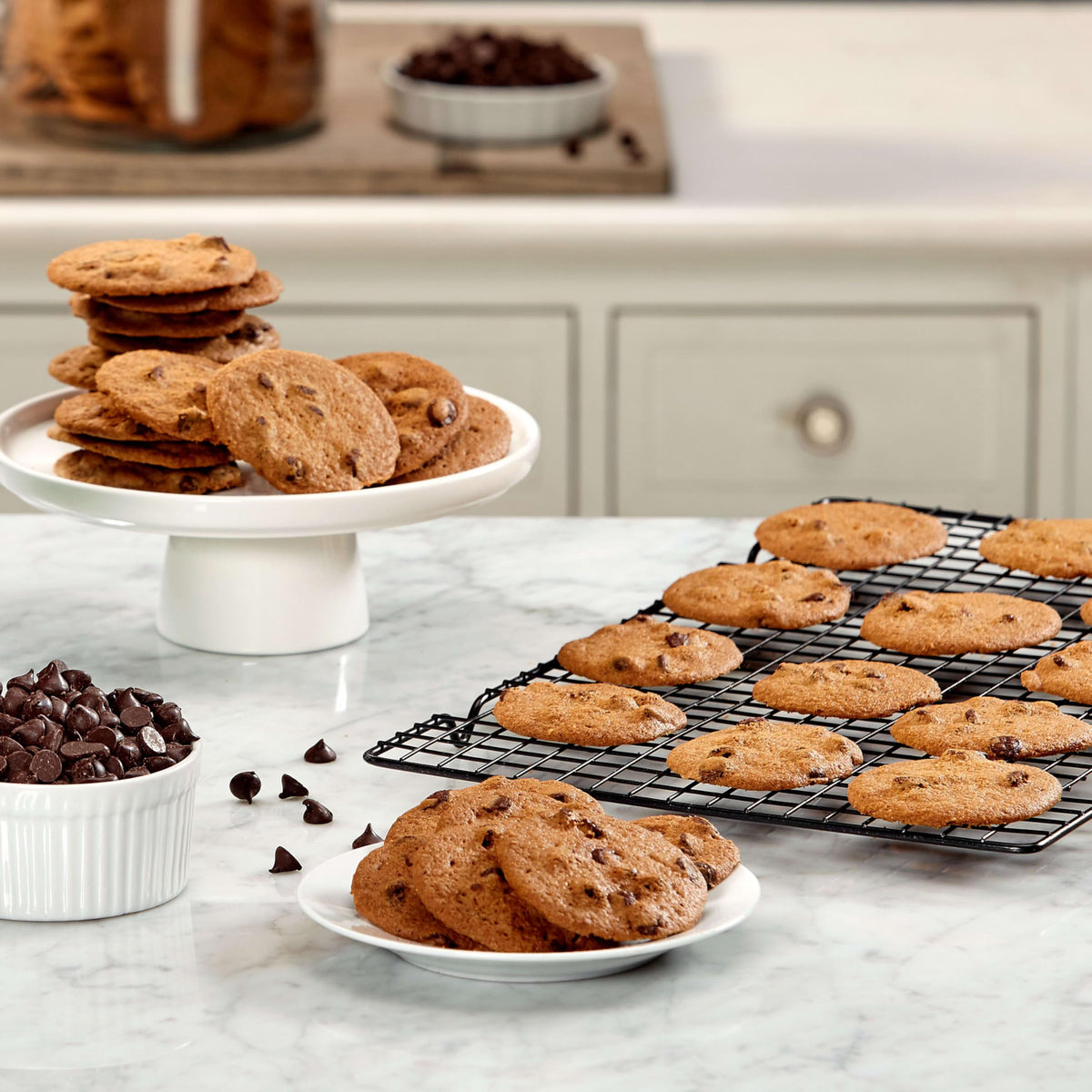 7 oz reclosable bag keeps Tate's gluten free cookies fresh.