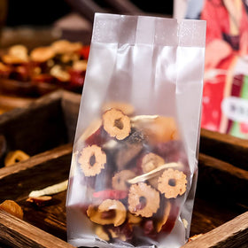 TEAERPKLAE steeping tea in kettle creates a fragrant aroma and smooth flavor.