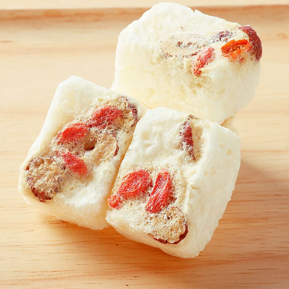 TEAERPKLAE wolfberries close-up, vibrant goji berries add natural sweetness to the soup