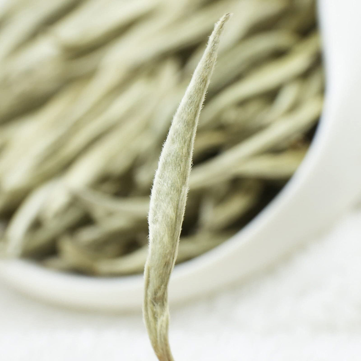 TEARELAE packaging releases a woody fragrance inviting relaxation.