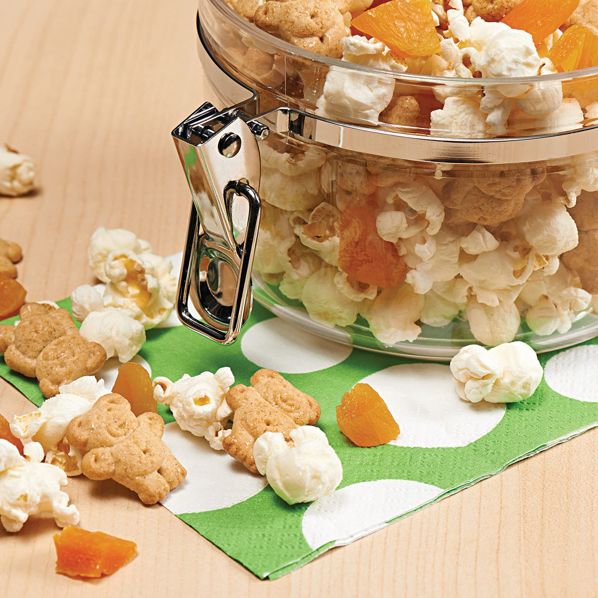 TEDDY GRAHAMS Cinnamon snacks fit neatly in lunchboxes