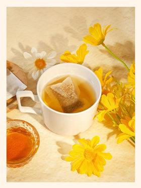 Teelux dandelion root tea bags labeled gluten-free and sugar-free.